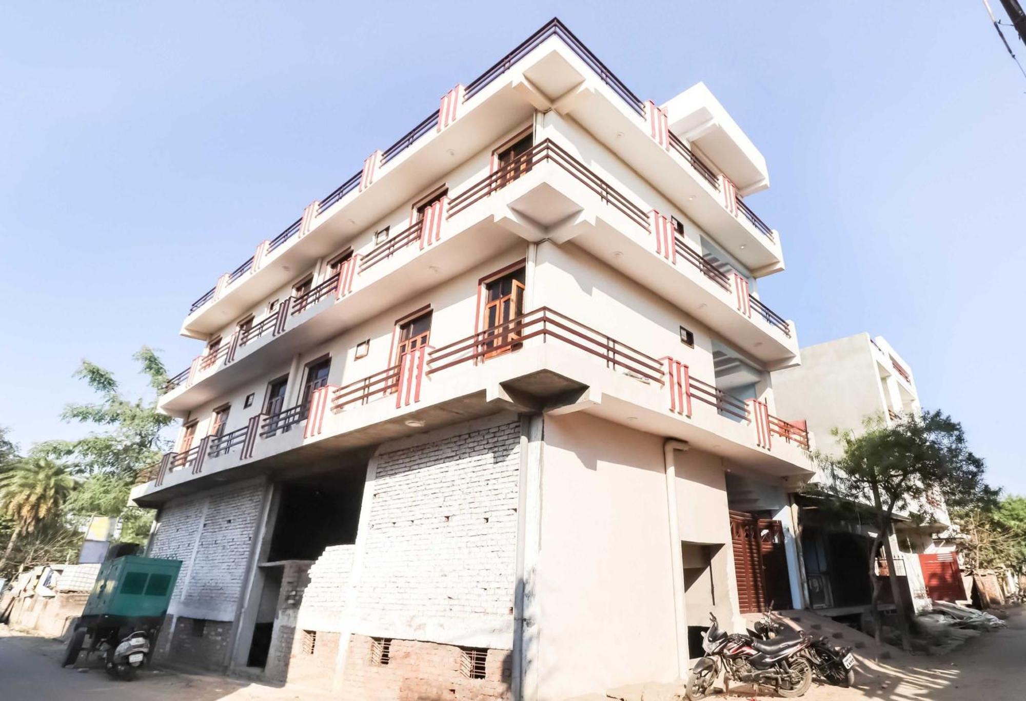 Hotel O The Velvet Chinhat Tiraha Ngoại thất bức ảnh