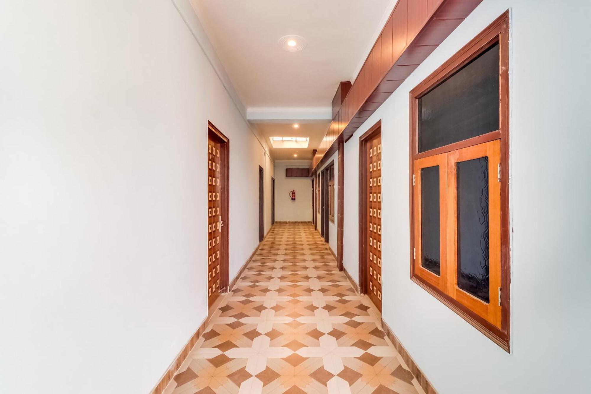Hotel O The Velvet Chinhat Tiraha Ngoại thất bức ảnh